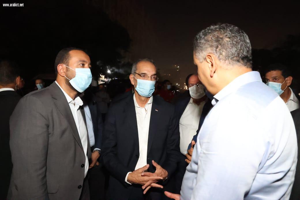 وزير الاتصالات يقطع زيارته للخارج ويتفقد موقع حريق سنترال رمسيس ويزور المصابين بالمسشفيات