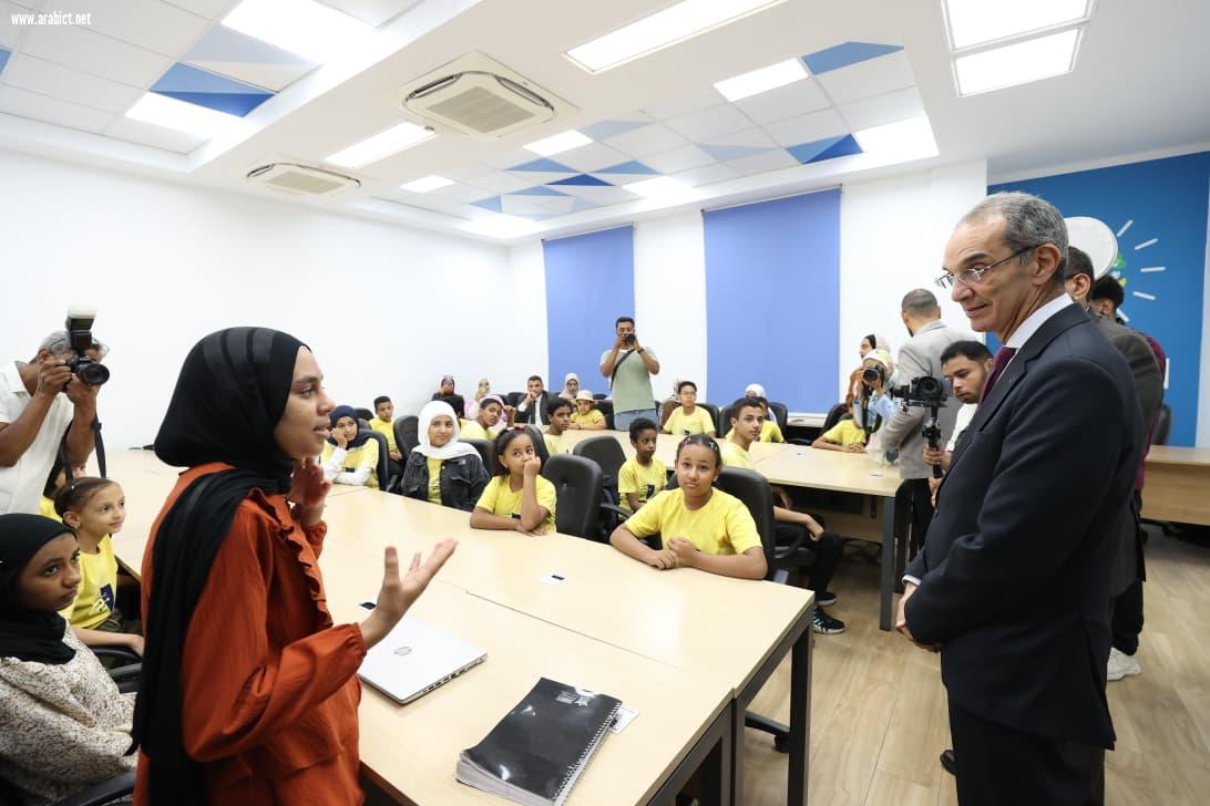 وزير الاتصالات يلتقى المتدربين وخريجى برامج مركز إبداع مصر الرقمية 