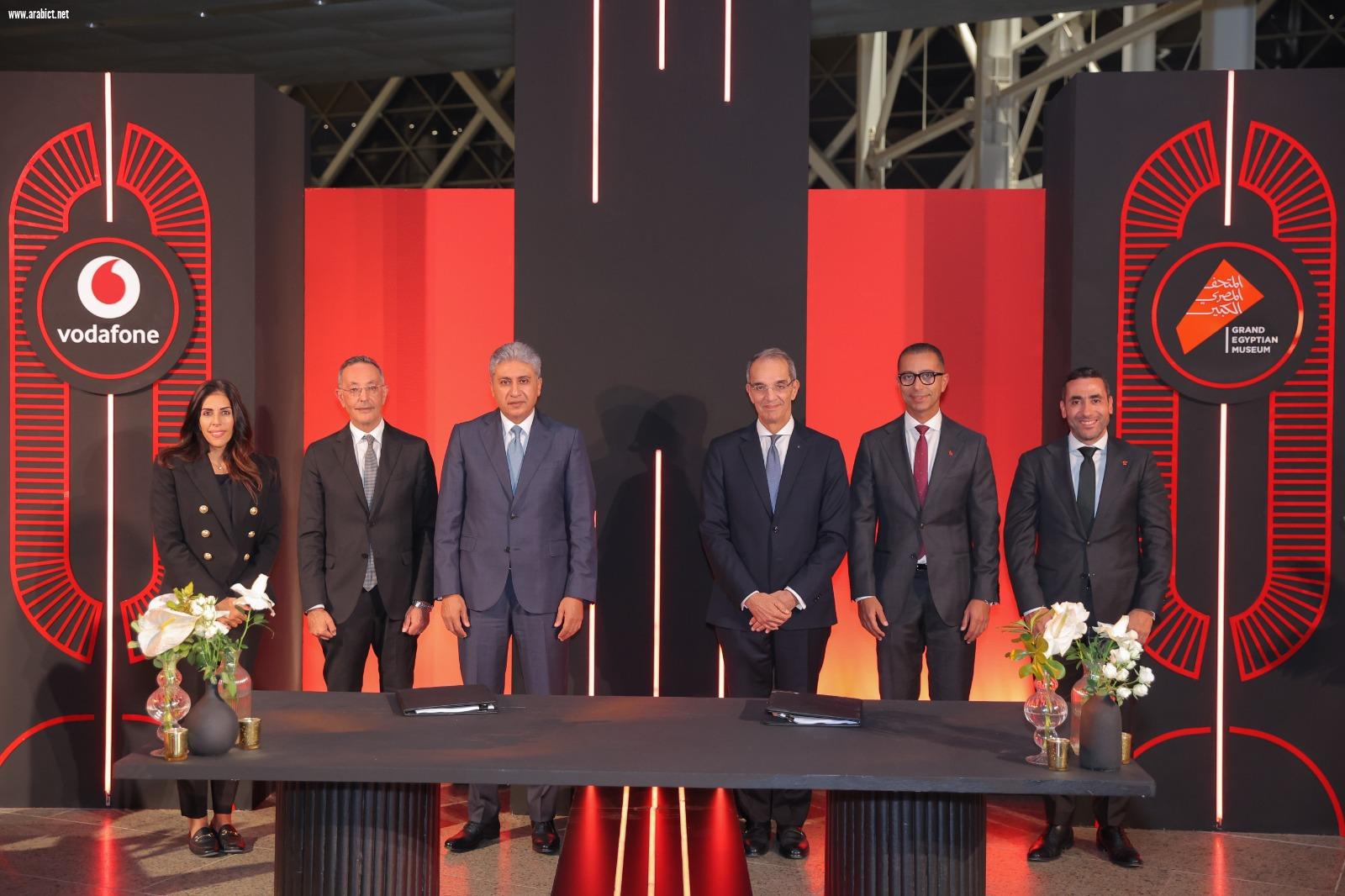 وزيرا الاتصالات  والسياحة  يشهدان توقيع اتفاقية بين شركتى ليجاسى للتنمية وفودافون   لتشغيل الخدمات بالمتحف المصرى الكبير