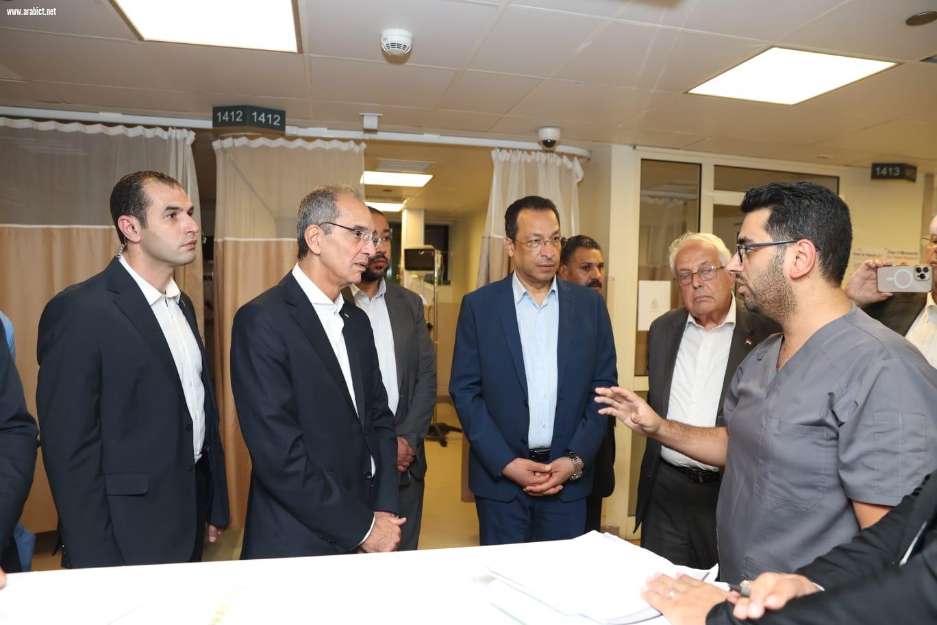 وزير الاتصالات يقطع زيارته للخارج ويتفقد موقع حريق سنترال رمسيس ويزور المصابين بالمسشفيات