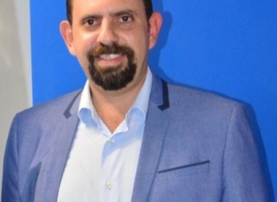 «المنتدى العربي للذكاء الاصطناعي» يختار الصحفي «محمد لطفي» سفيرا للذكاء الاصطناعي   